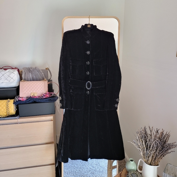 CHANEL velvet black coat - Picture 5 of 16